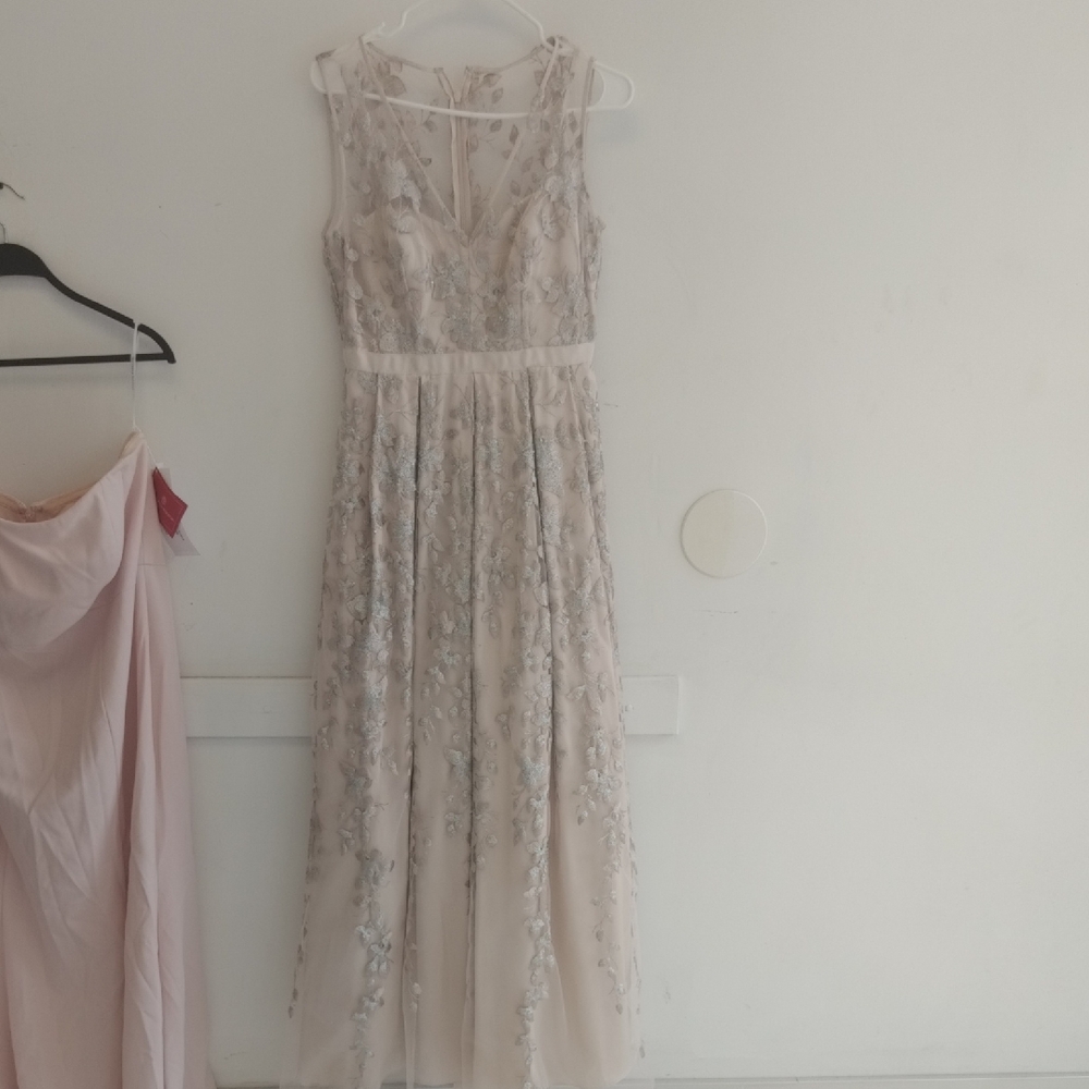 Elegant Floral Lace Dress Size 4